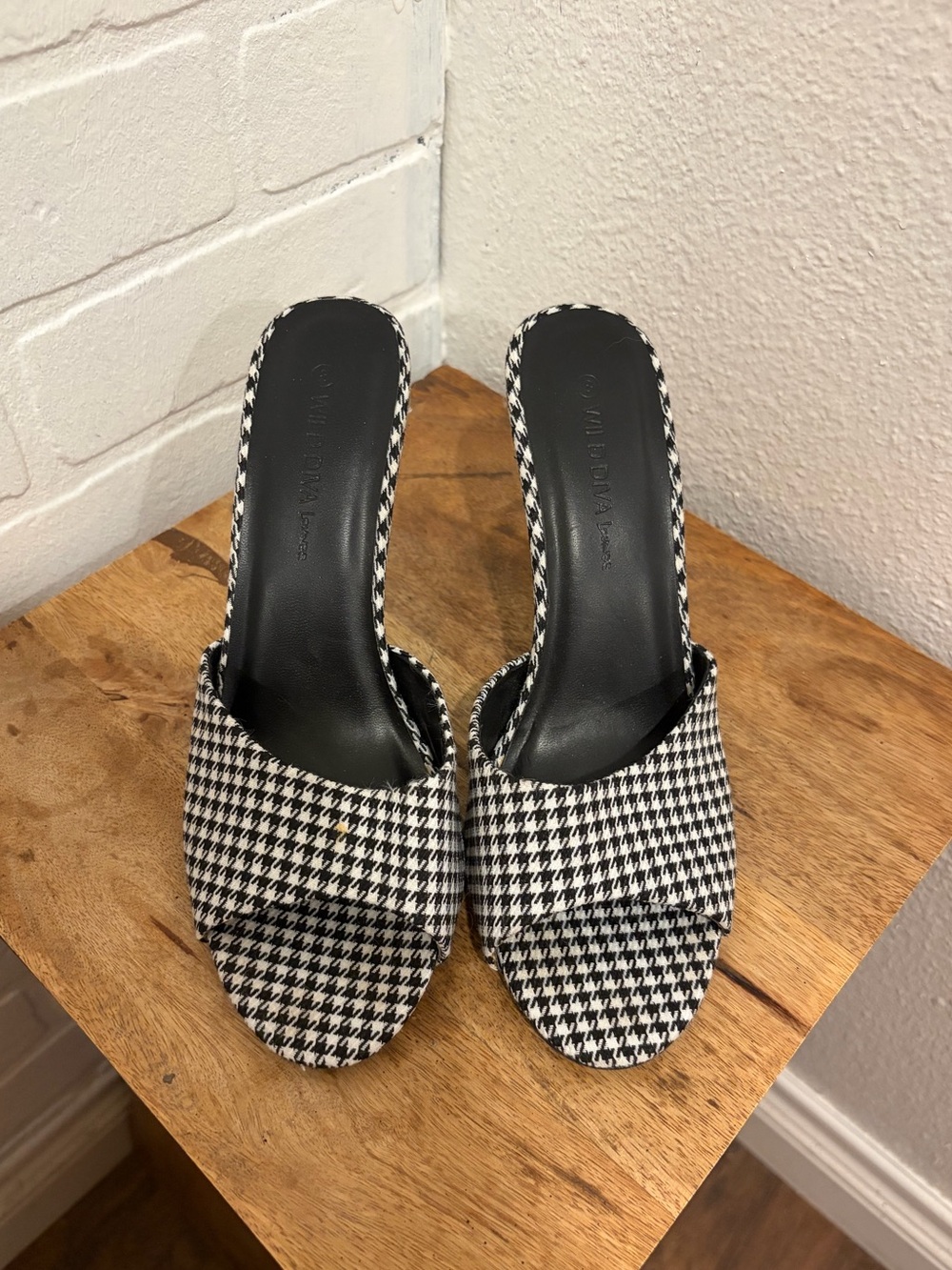Houndstooth heels 🤍🖤